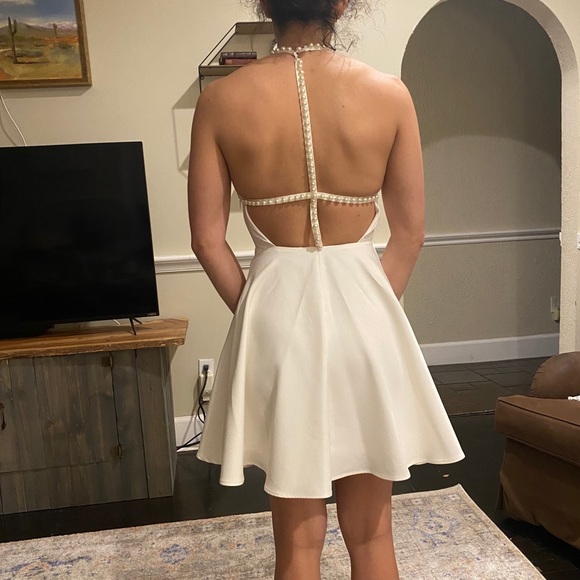White dress - Picture 2 of 3
